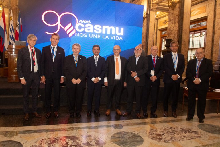 Actividad científica internacional en el Palacio Legislativo en el marco del 90º aniversario de CASMU