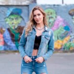 sesión de fotos a quinceañera en Montevideo con fondo de arte urbano