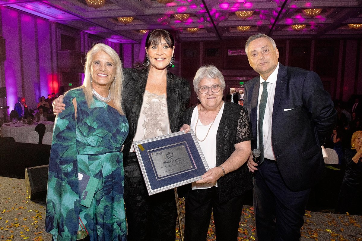 Evento en Montevideo La Mujer del Año
