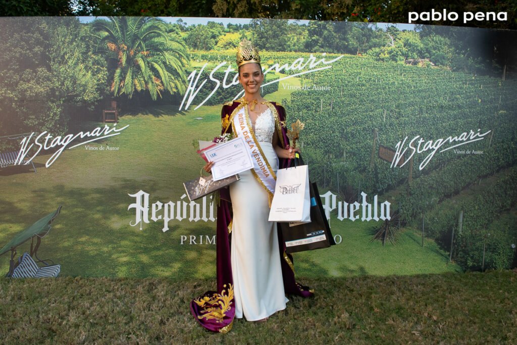 Reina de la Vendimia H. Stagnari 2026: Emilia Tort fue la ganadora 11 REINA DE LA VENDIMIA H STAGNARI by Pablo Pena 180