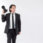 Fotógrafo Pablo Pena en el estudio del diario EL País