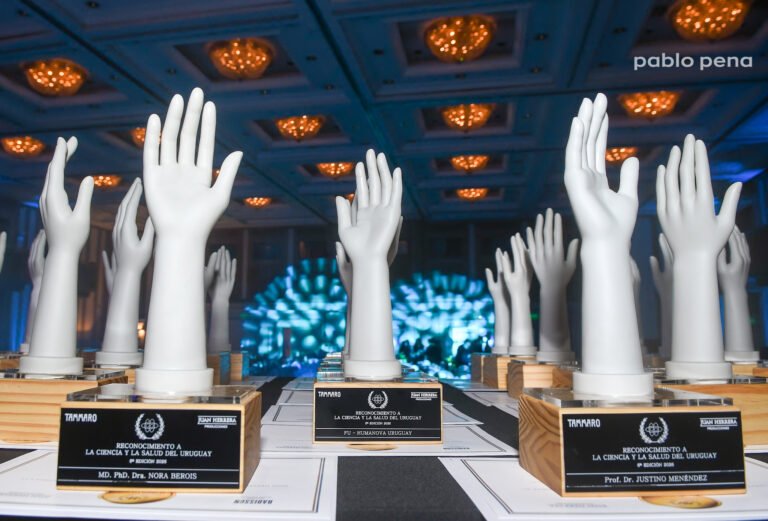 6° edición de la gala en “Reconocimiento a la Ciencia y la salud del Uruguay” 2026 1 premios Ciencia y SALUD