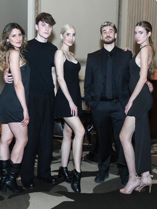 Modelos posando en el Renato Papiccio Runway en el Sofitel Carrasco